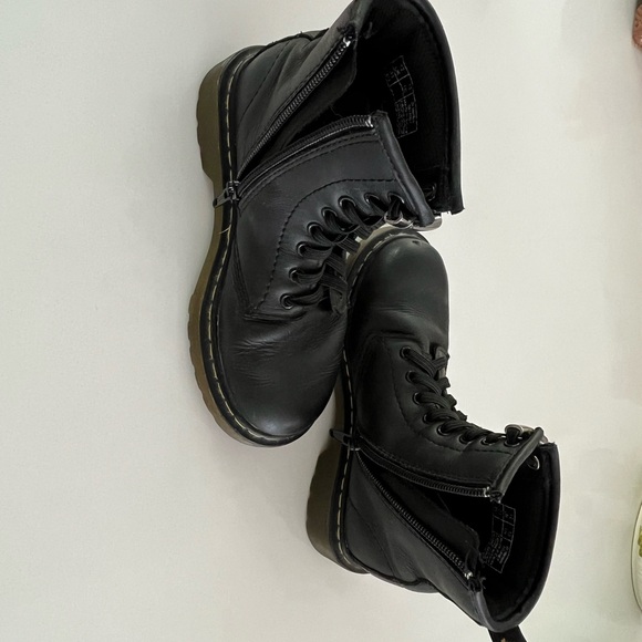 Dr. Martens kids size 13 usd - Picture 4 of 5